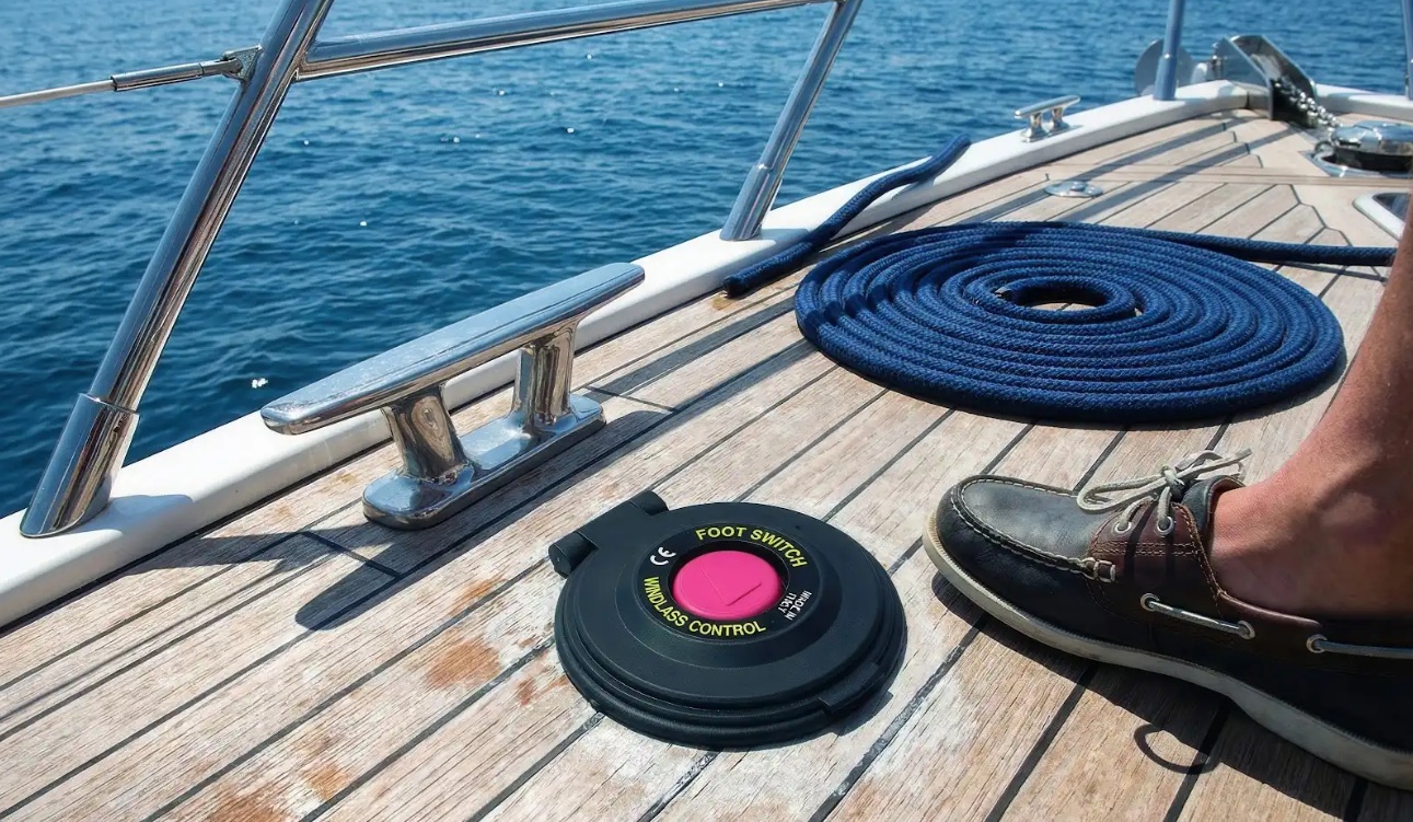 Matromarine fotbryter til båttoalett