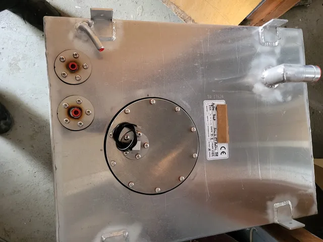Baltic Scand dieseltank 200 liter babord med giver