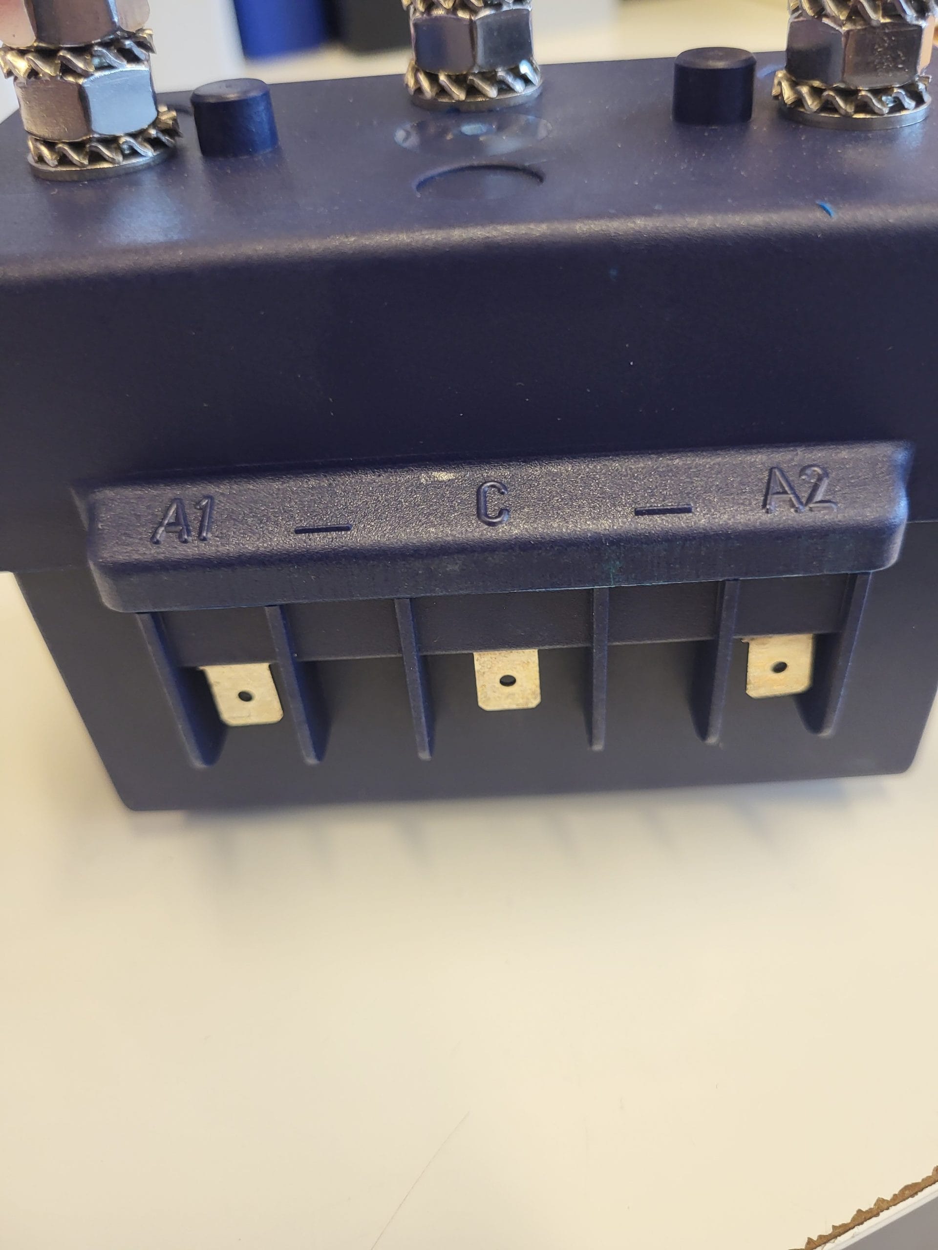 ILAS 10609 vinsjrelé 100AH 500-1000W