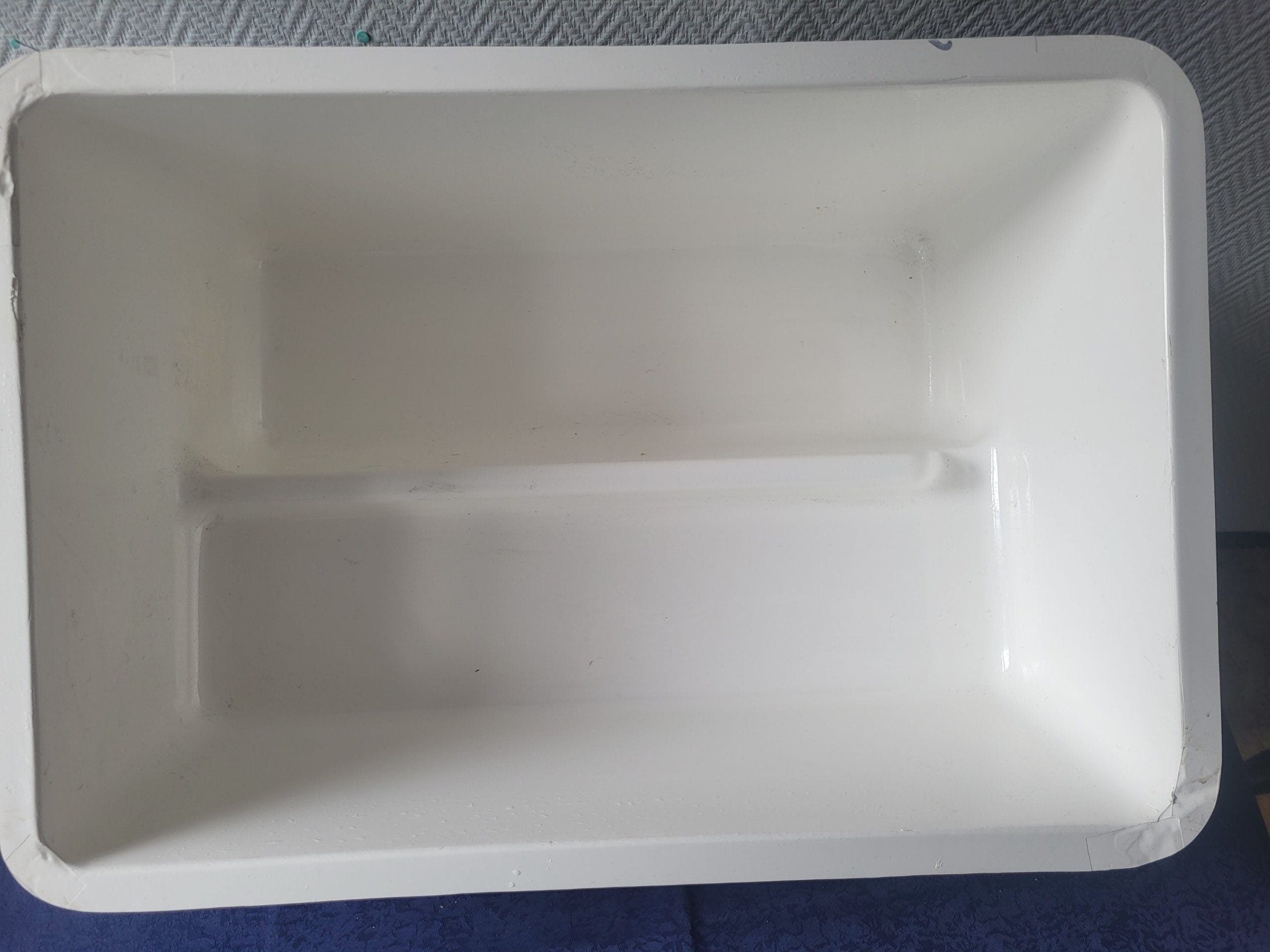 Agder Boat Scand 7600 kjøleboks glassfiber under dørk