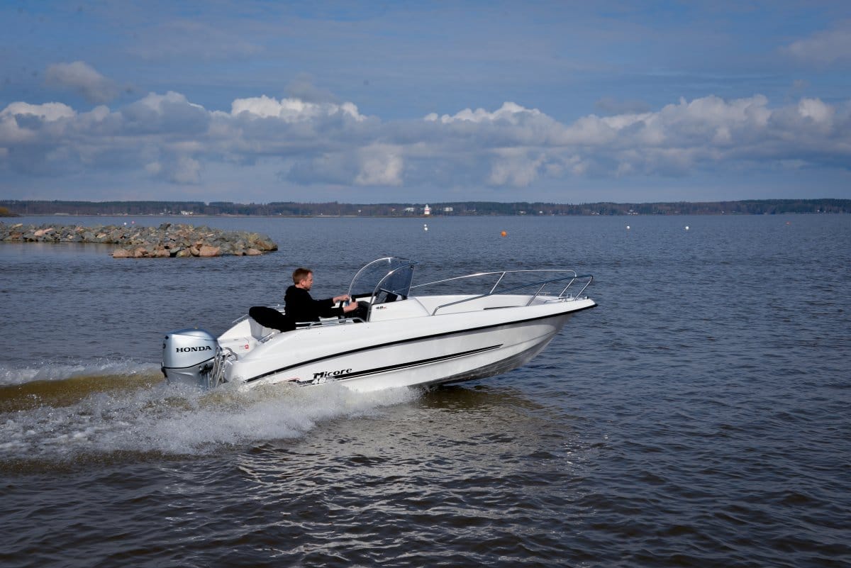 Agder Boat Micore 48 SC konsollbåt sidekonsoll V-bunn